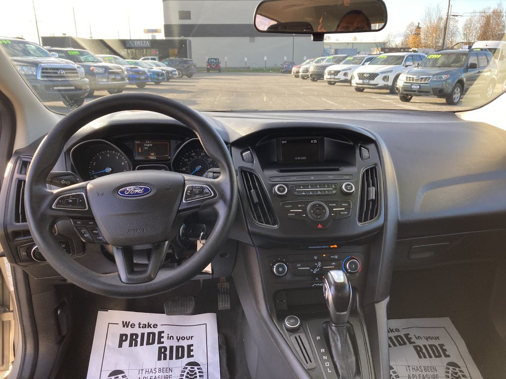 2016 Ford Focus Image 11