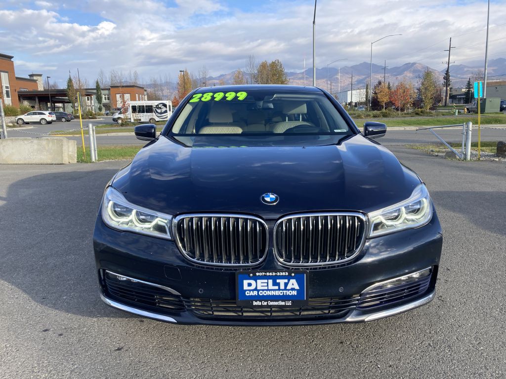 2016 BMW 7 Series Image 2