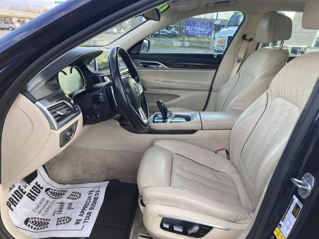 2016 BMW 7 Series Image 9