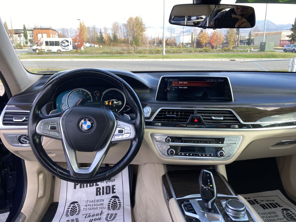 2016 BMW 7 Series Image 11