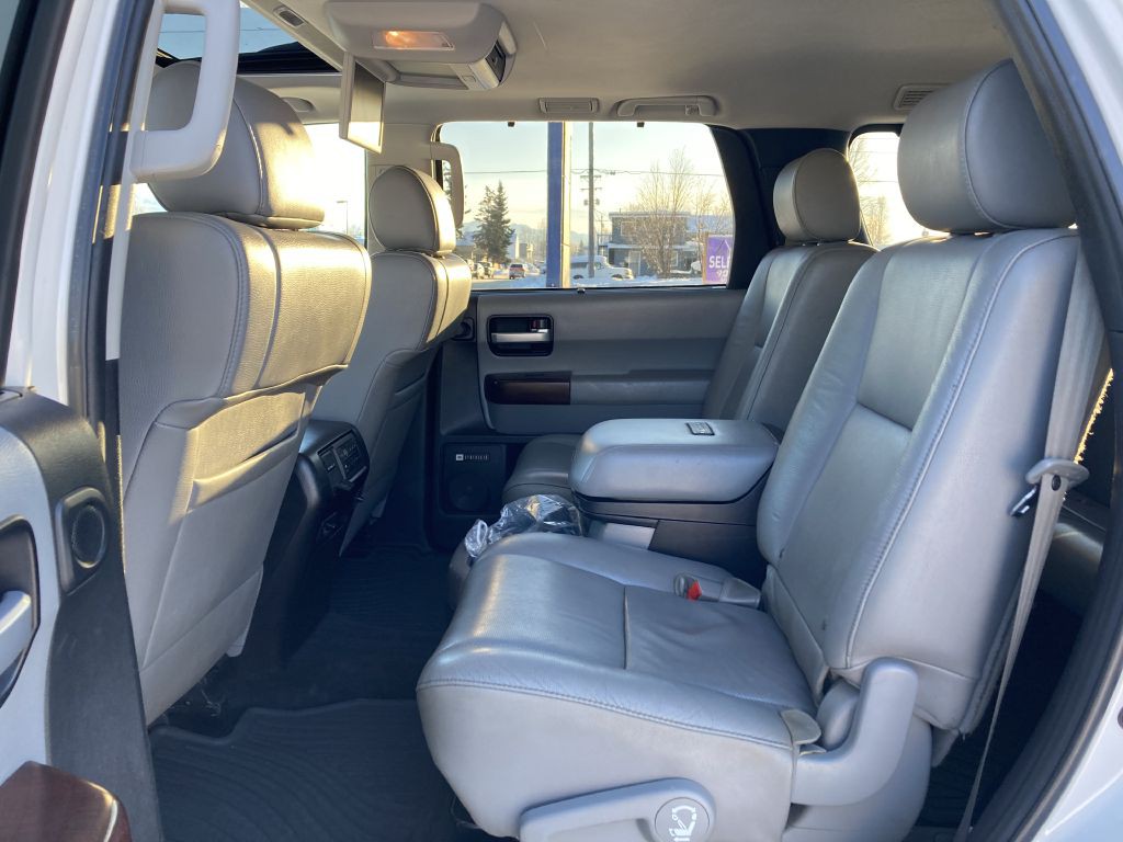 2014 Toyota Sequoia Image 10
