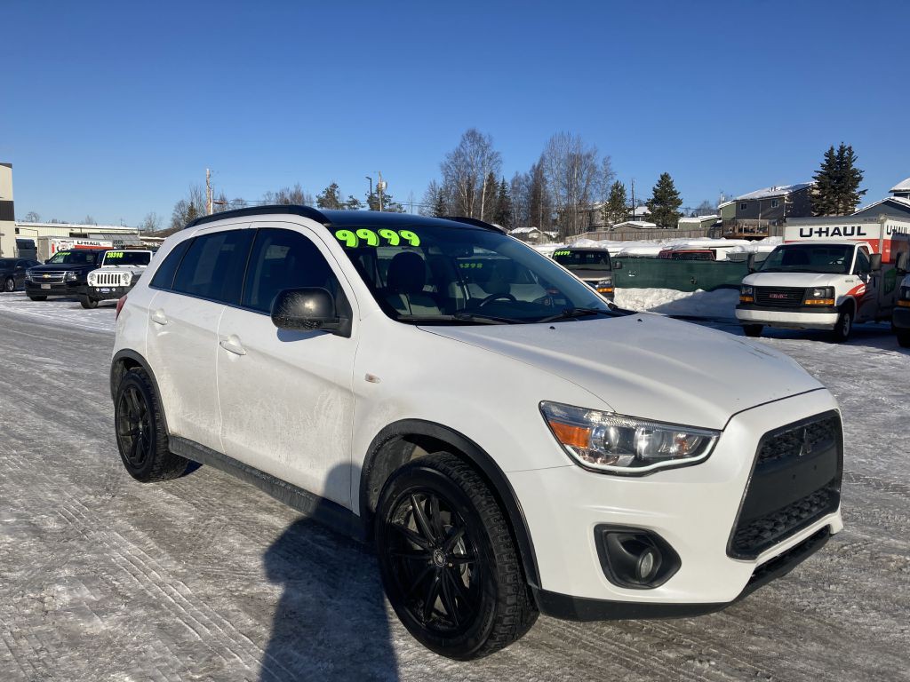 2013 Mitsubishi Outlander Image 3