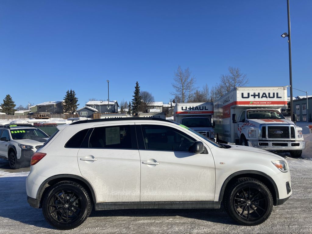 2013 Mitsubishi Outlander Image 4