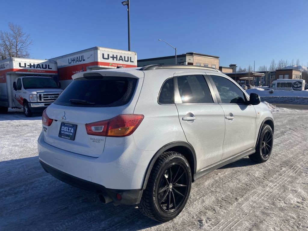 2013 Mitsubishi Outlander Image 5