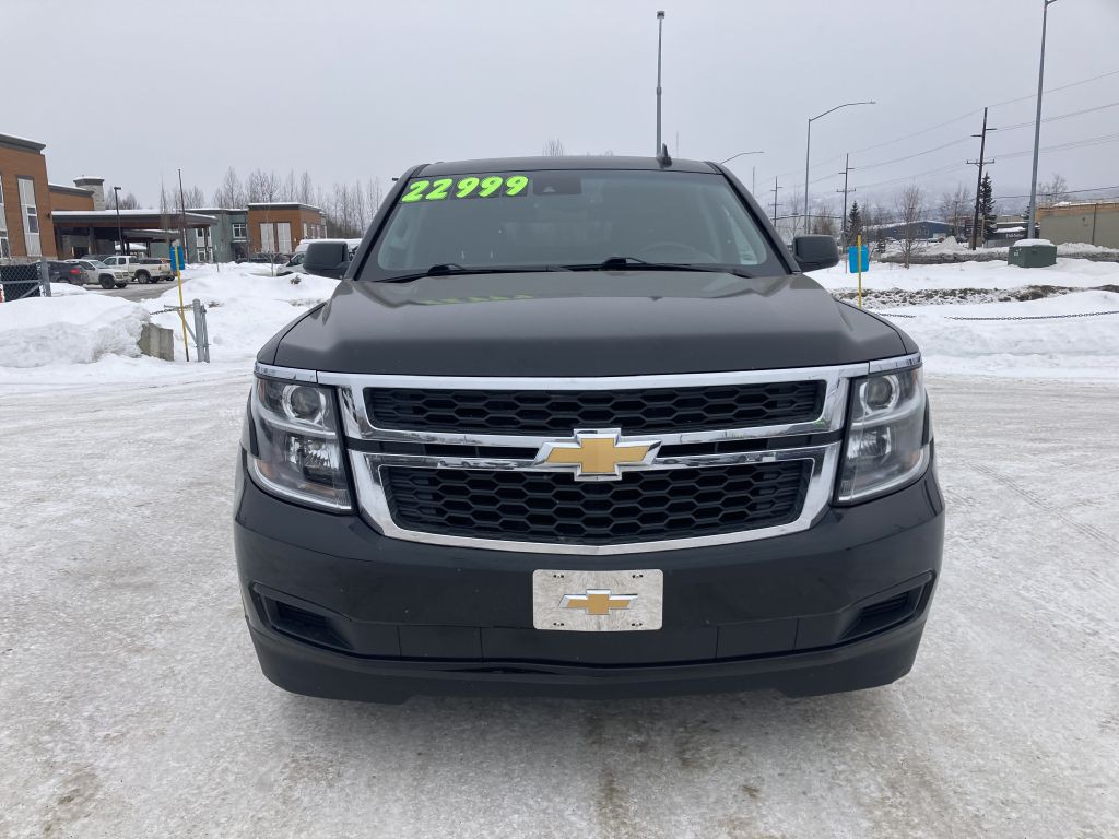 2019 Chevrolet Suburban Image 2