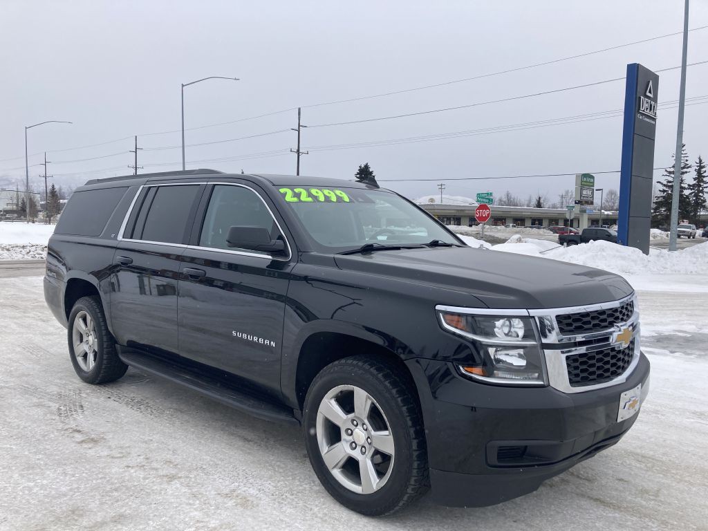 2019 Chevrolet Suburban Image 3