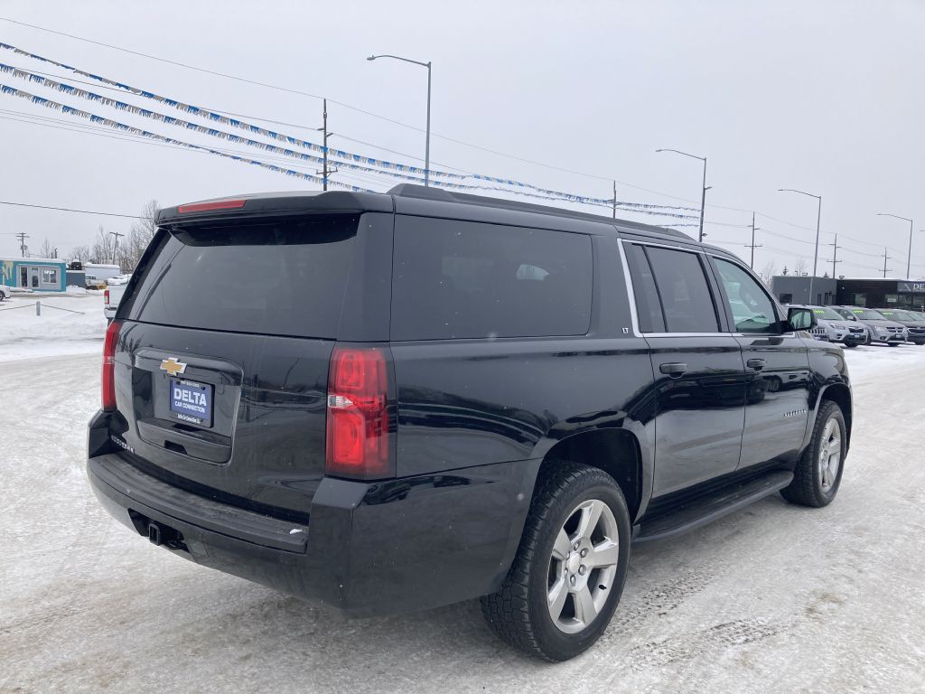 2019 Chevrolet Suburban Image 5