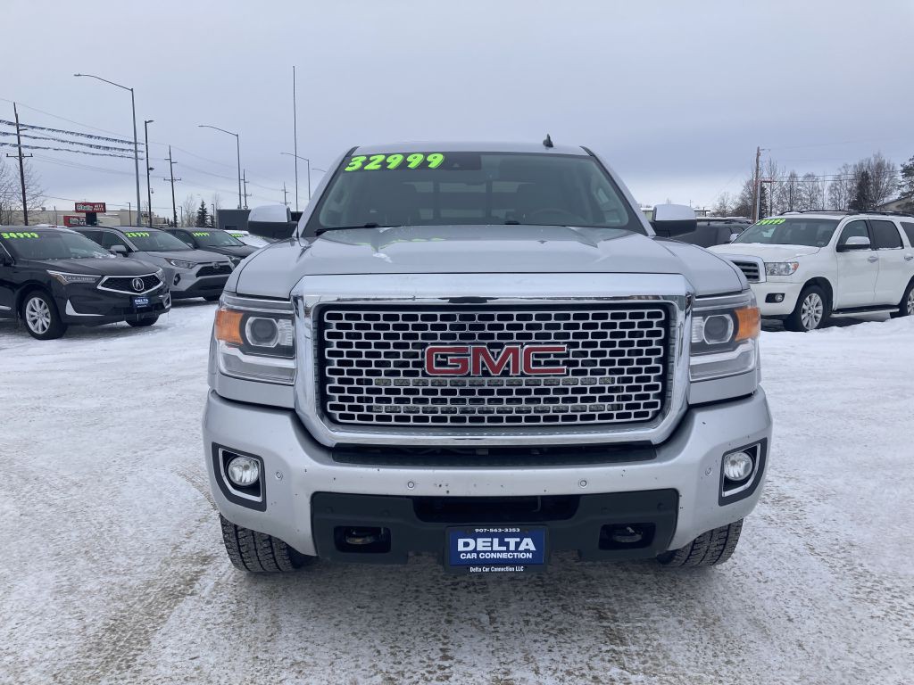 2015 GMC Sierra Image 2