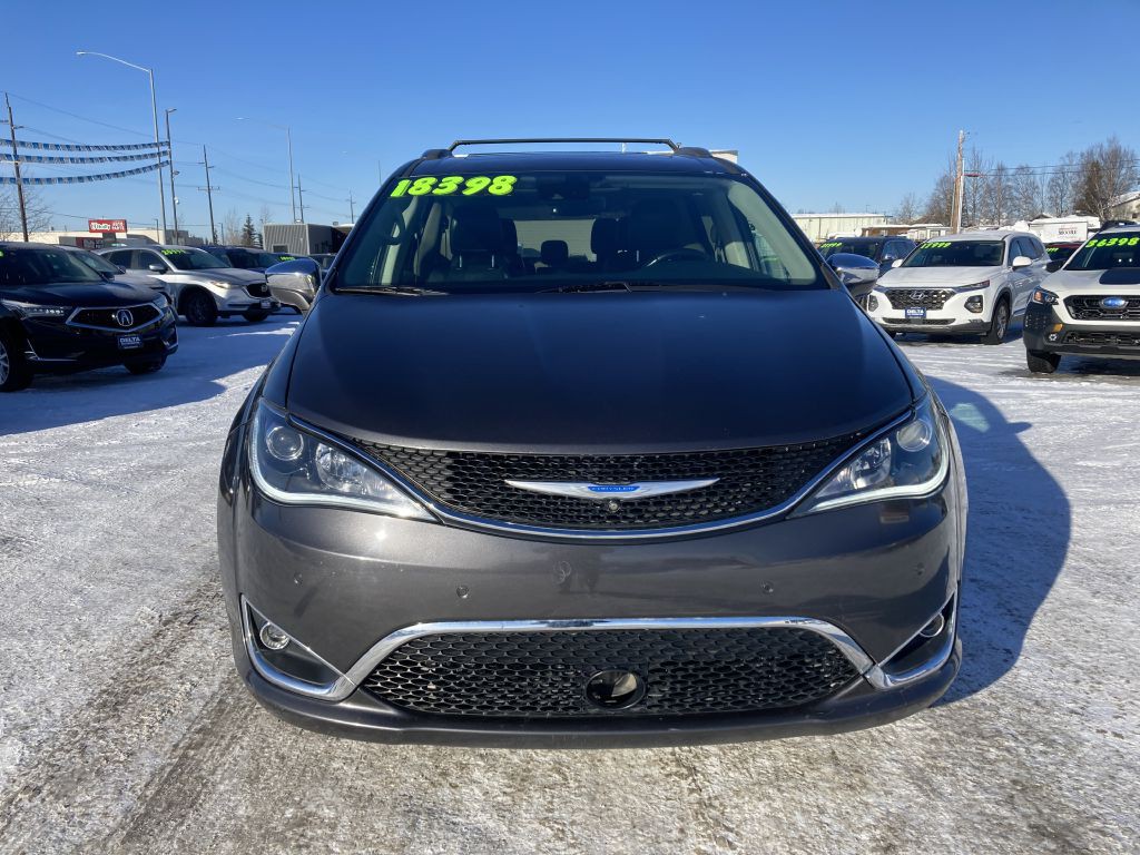 2018 Chrysler Pacifica Image 2
