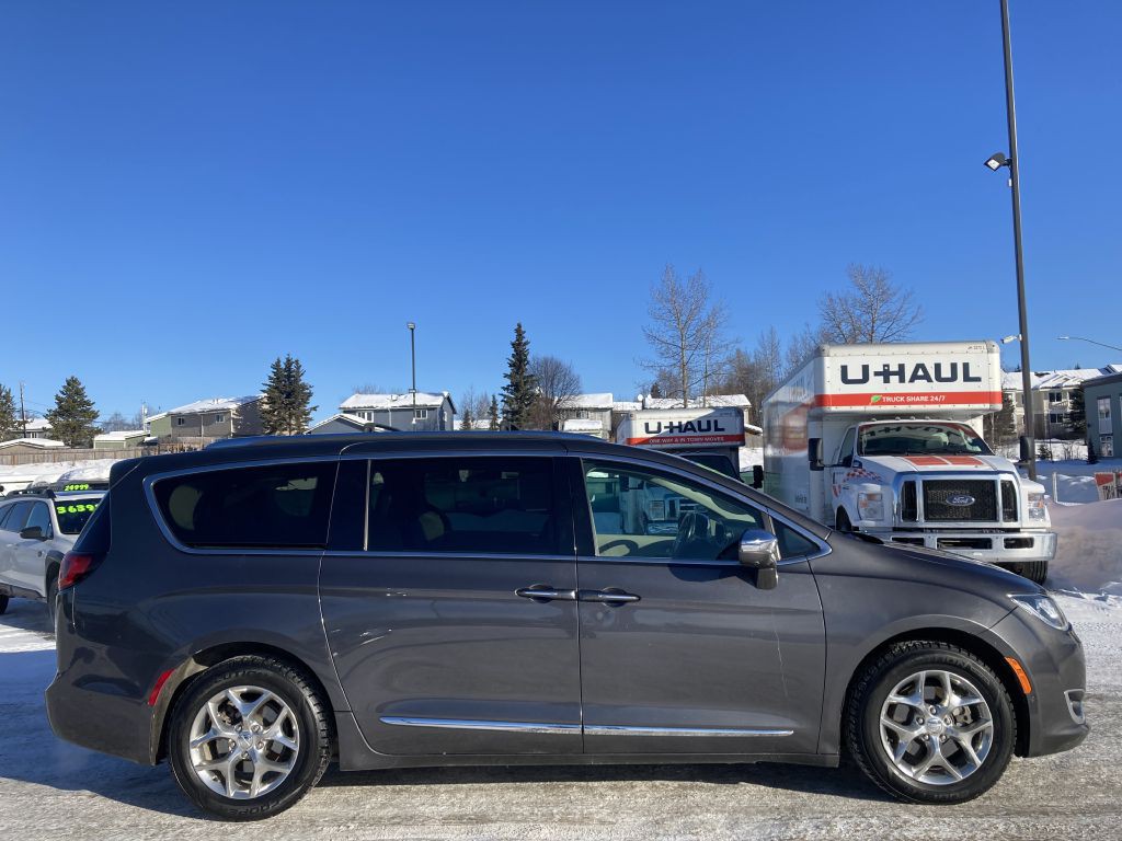 2018 Chrysler Pacifica Image 4