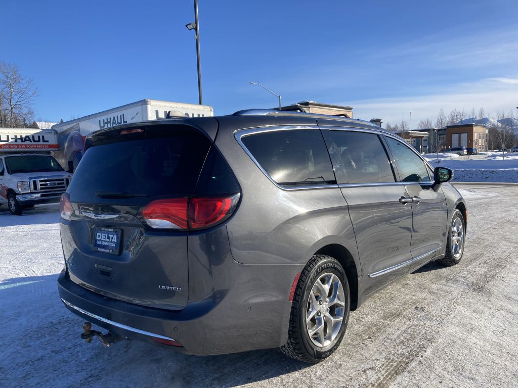 2018 Chrysler Pacifica Image 5