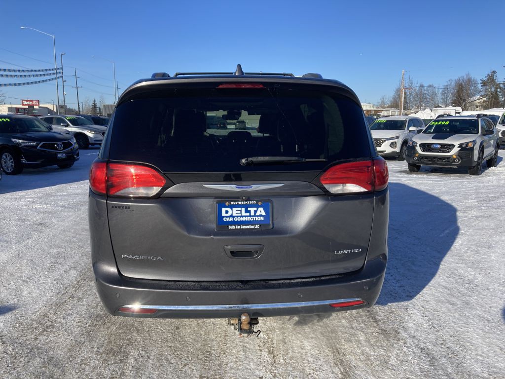 2018 Chrysler Pacifica Image 6