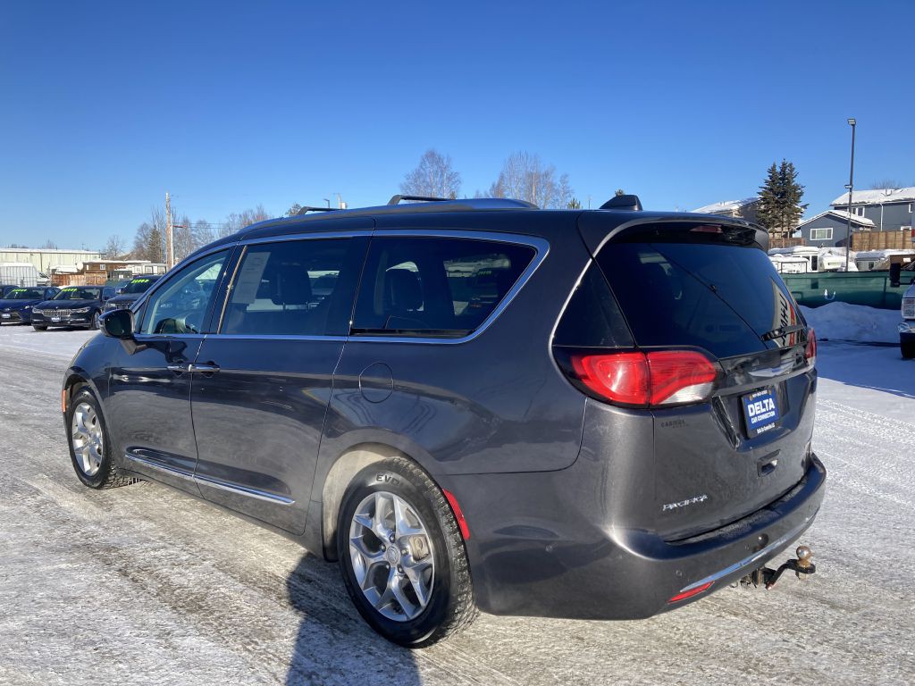 2018 Chrysler Pacifica Image 7