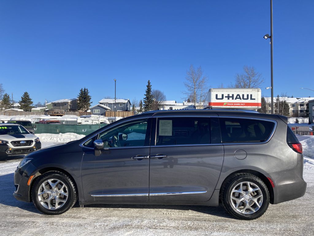 2018 Chrysler Pacifica Image 8