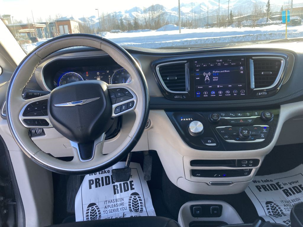 2018 Chrysler Pacifica Image 11