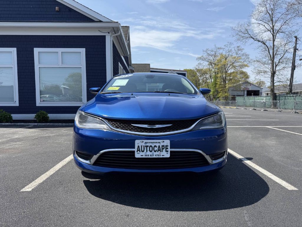 2015 Chrysler 200 Image 3