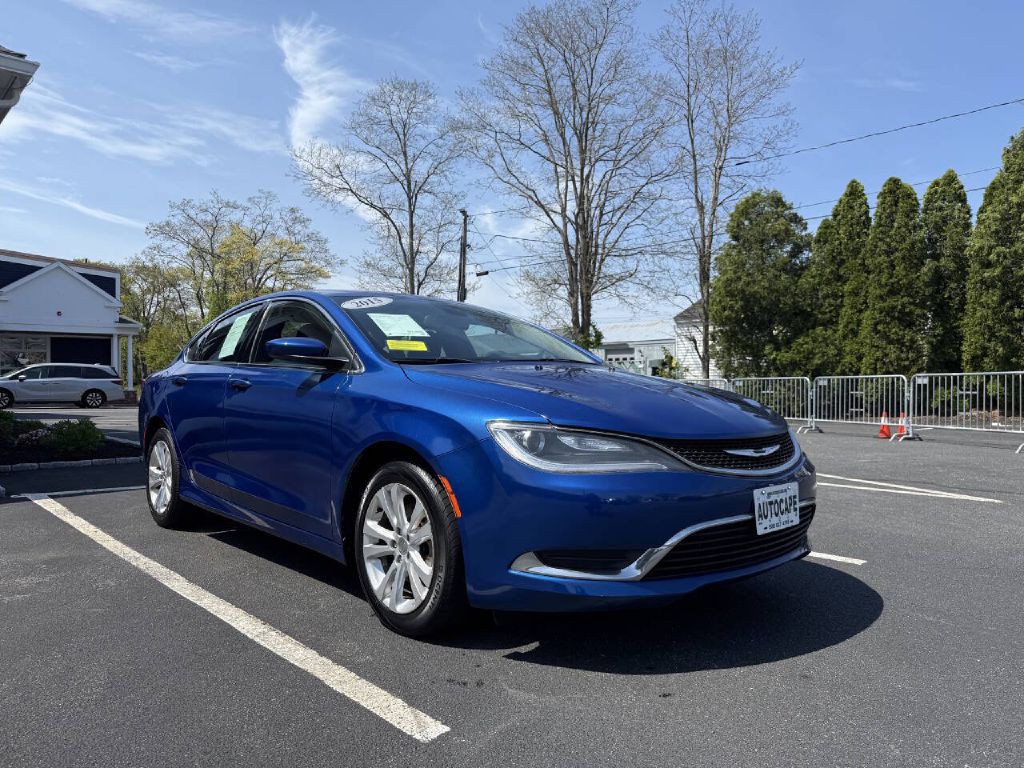 2015 Chrysler 200 Image 4
