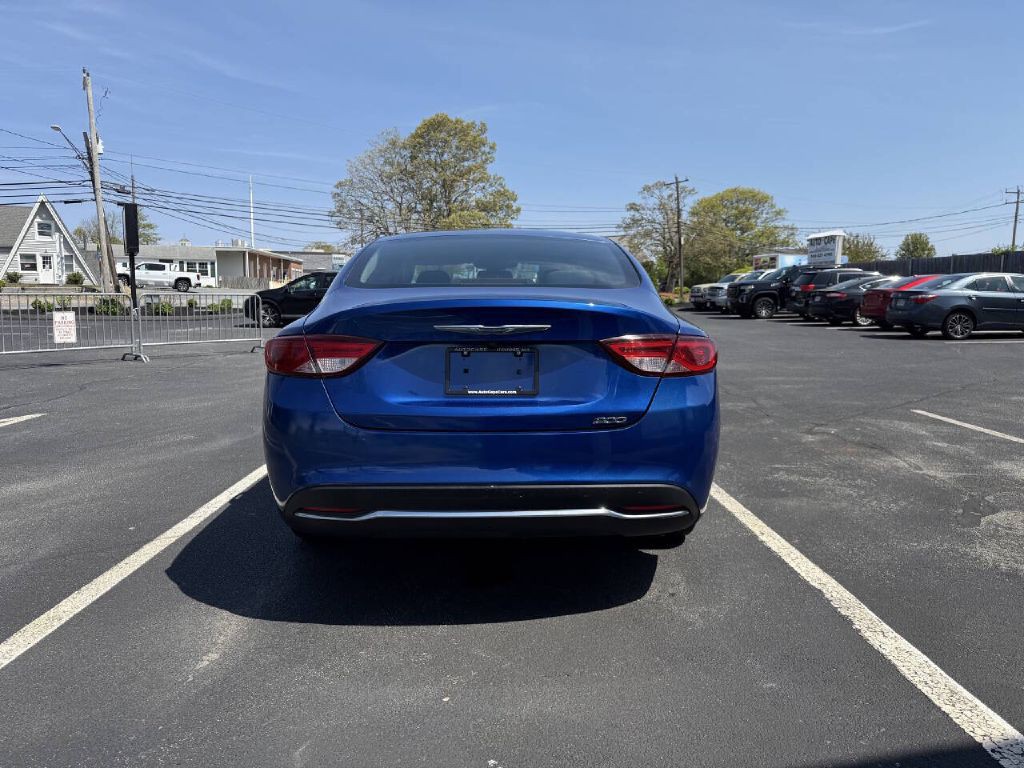 2015 Chrysler 200 Image 7