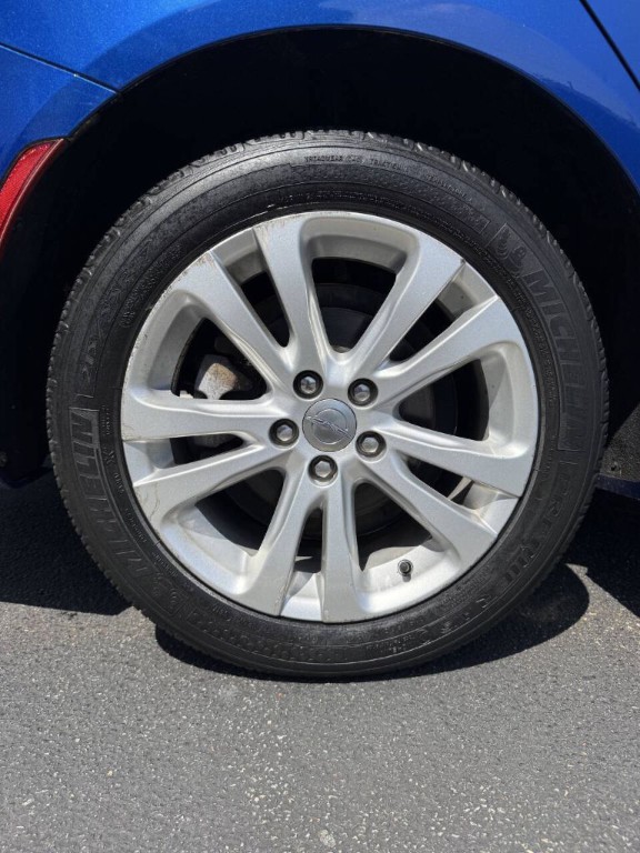 2015 Chrysler 200 Image 16