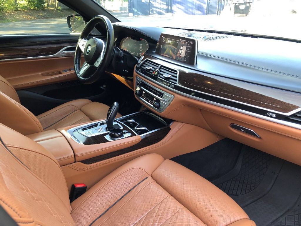 2020 BMW 7 Series Image 12