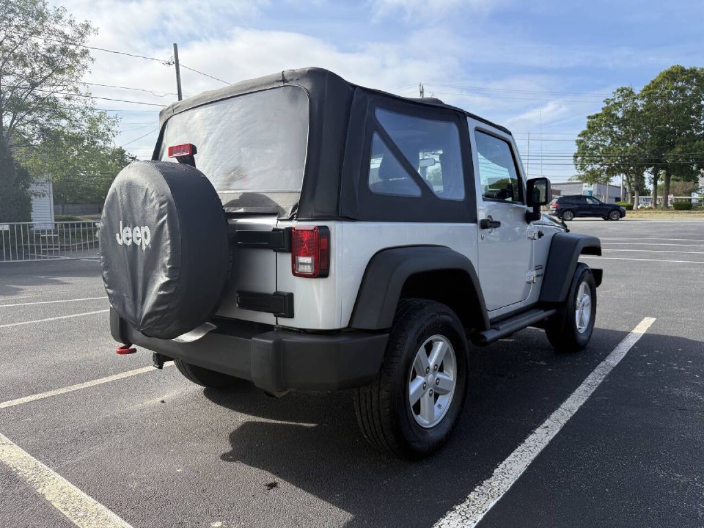 2011 Jeep Wrangler Image 6