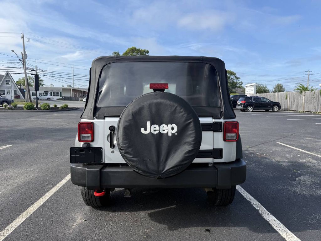 2011 Jeep Wrangler Image 7