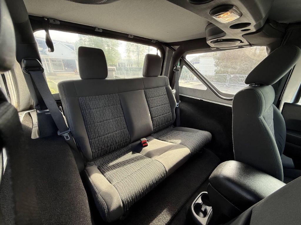 2011 Jeep Wrangler Image 13