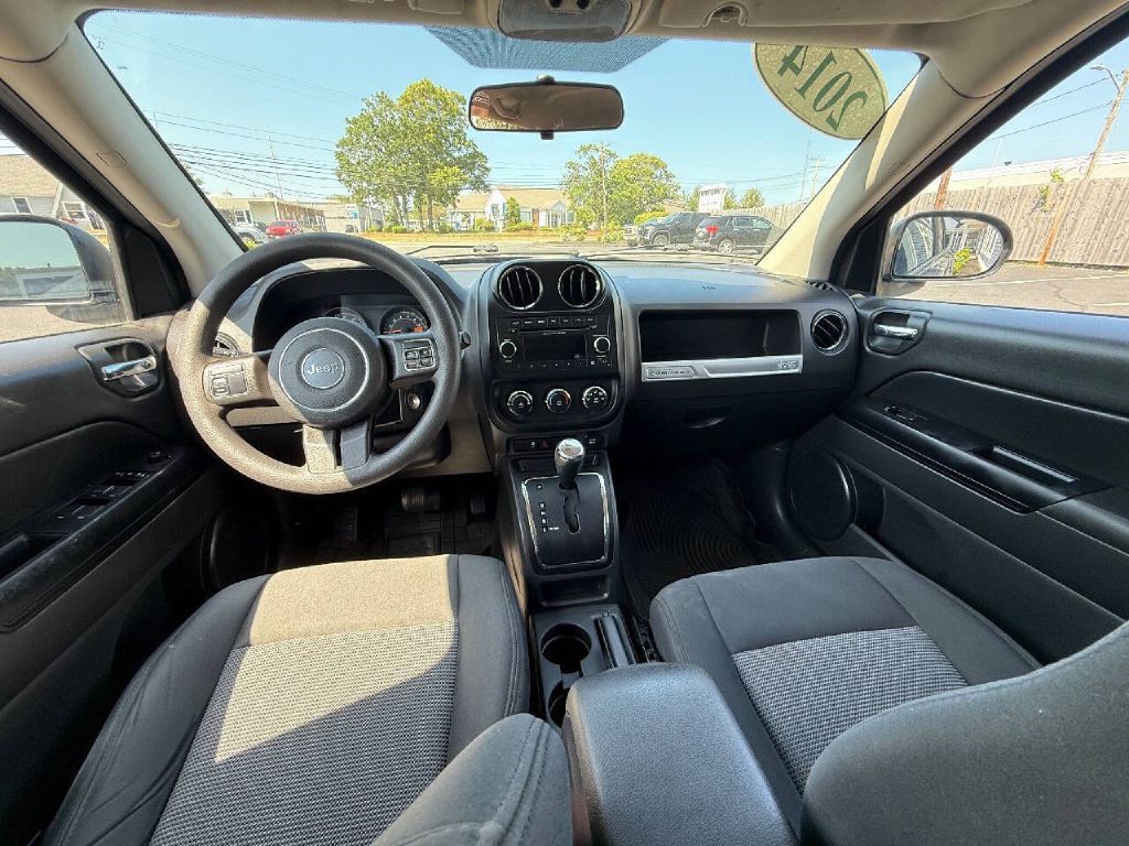 2014 Jeep Compass Image 11