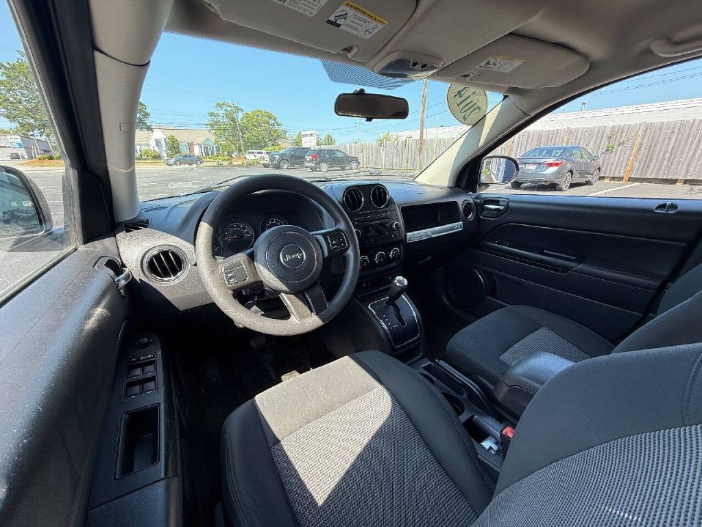 2014 Jeep Compass Image 10