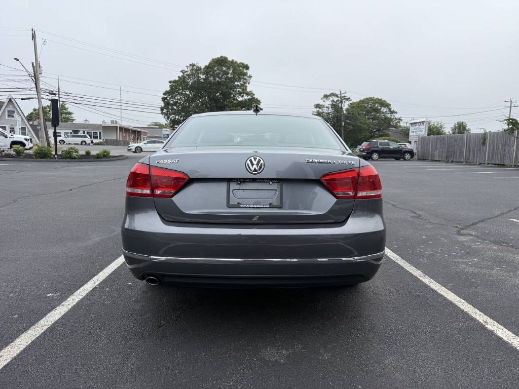 2013 Volkswagen Passat Image 7