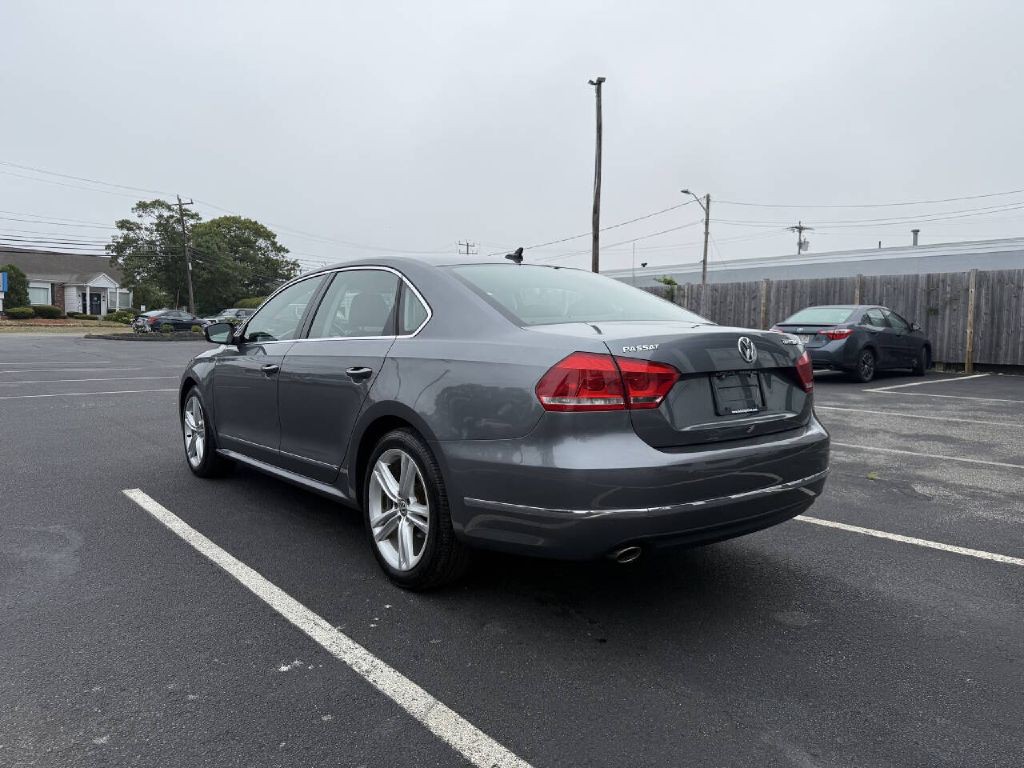 2013 Volkswagen Passat Image 8