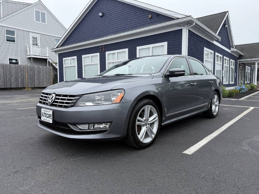 2013 Volkswagen Passat Image 2