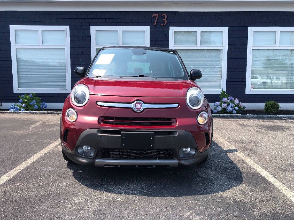2015 FIAT 500L Image 2