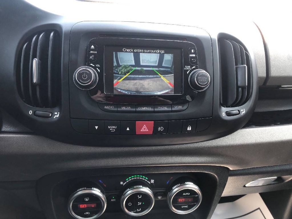 2015 FIAT 500L Image 11