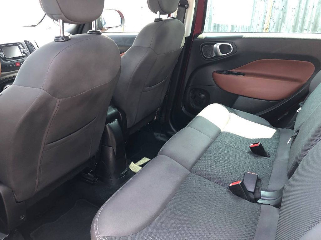 2015 FIAT 500L Image 12