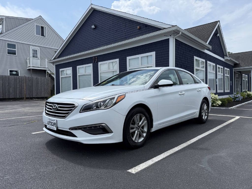 2015 Hyundai Sonata Image 2