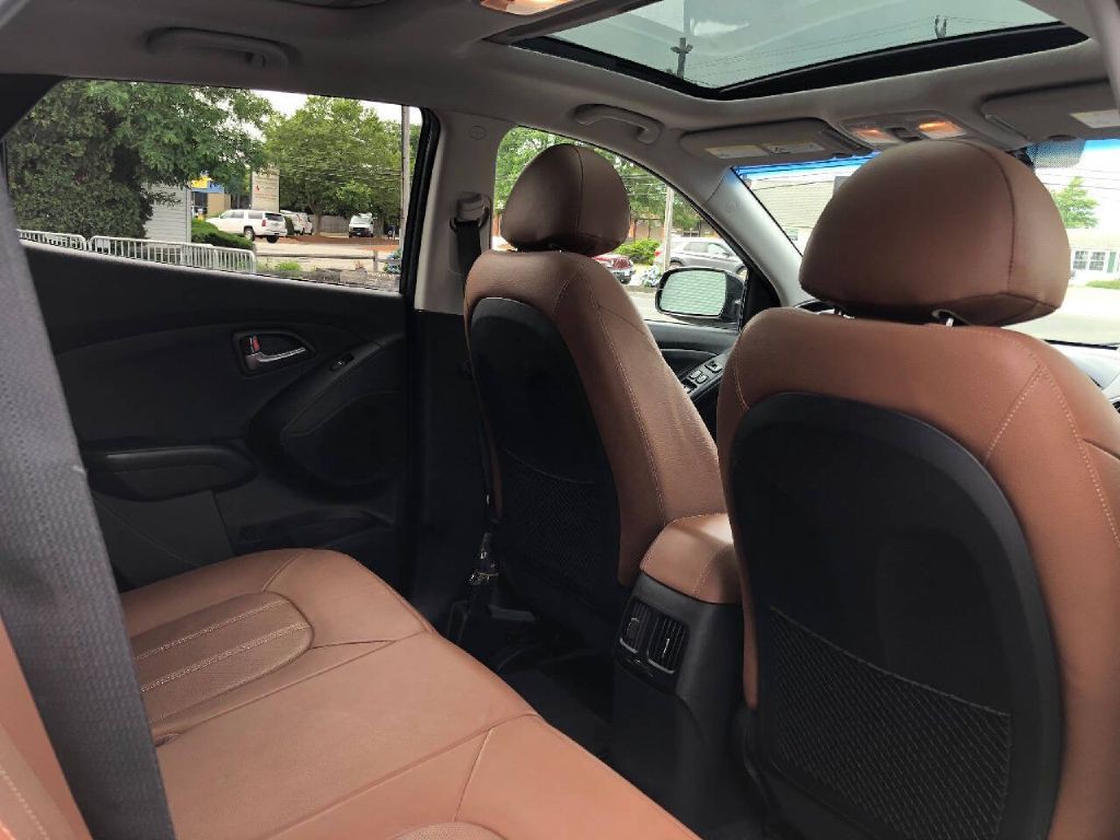 2015 Hyundai Tucson Image 17