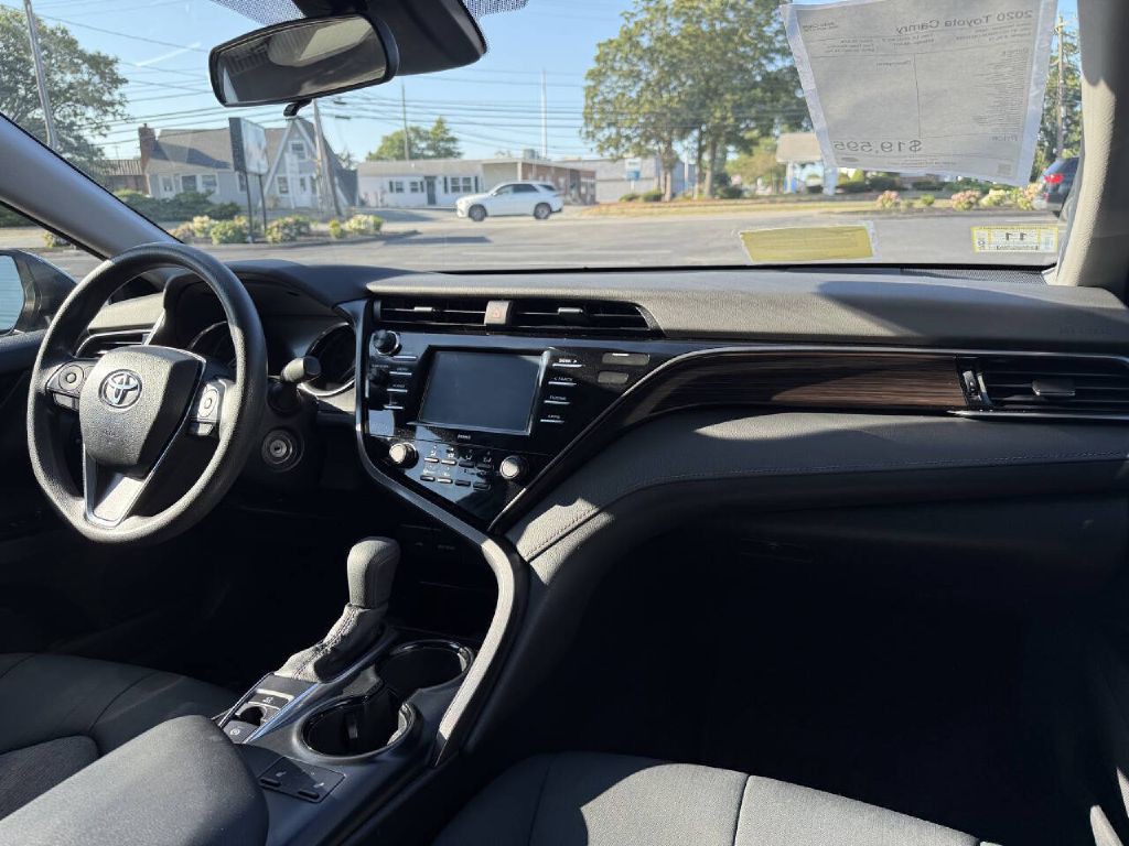 2020 Toyota Camry Image 12