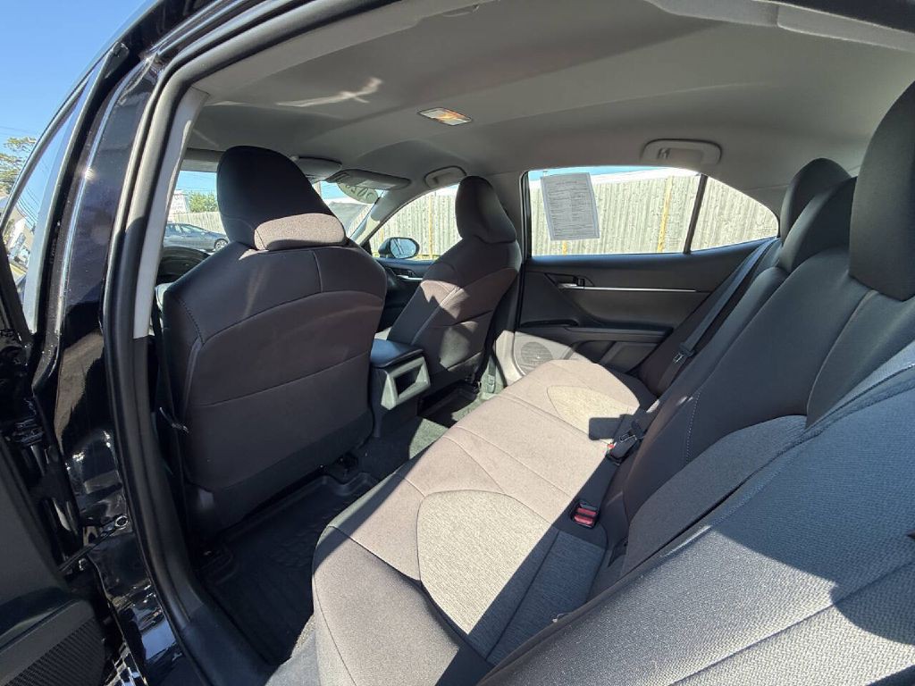 2020 Toyota Camry Image 14
