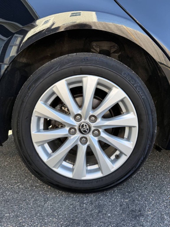 2020 Toyota Camry Image 16