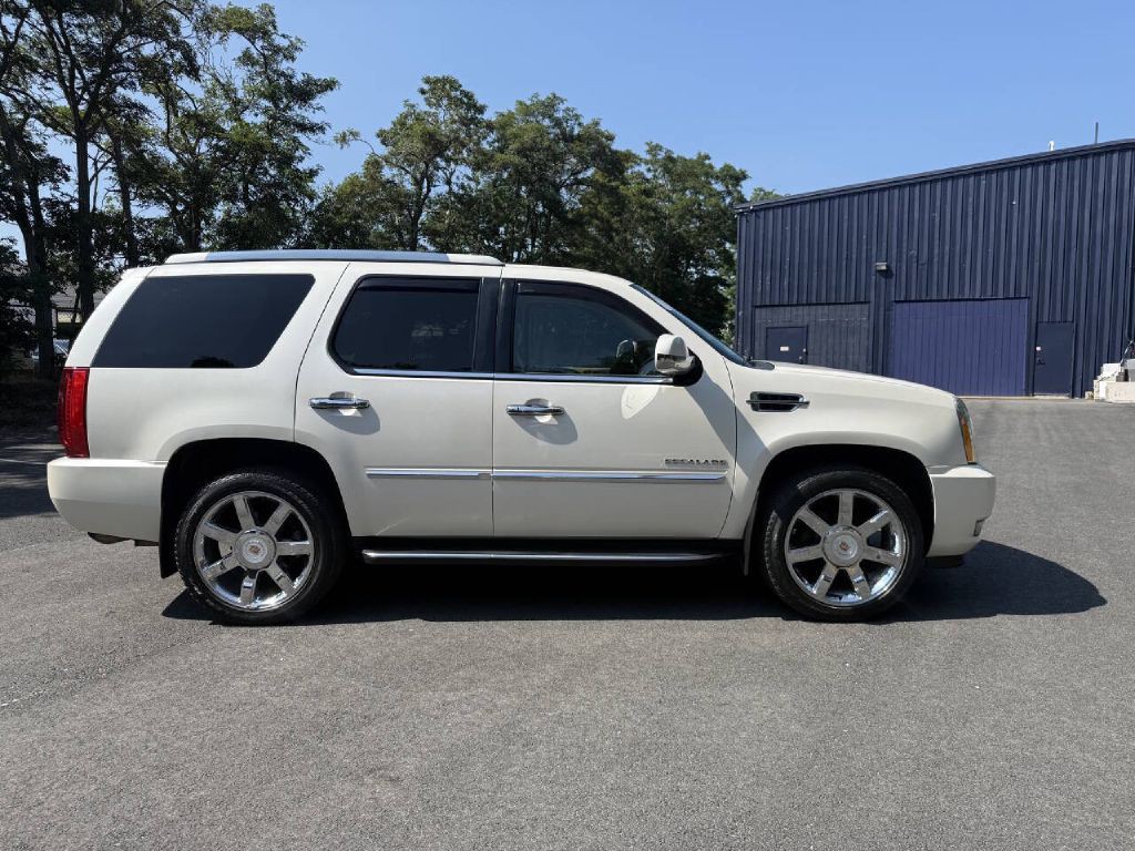 2013 Cadillac Escalade Image 5