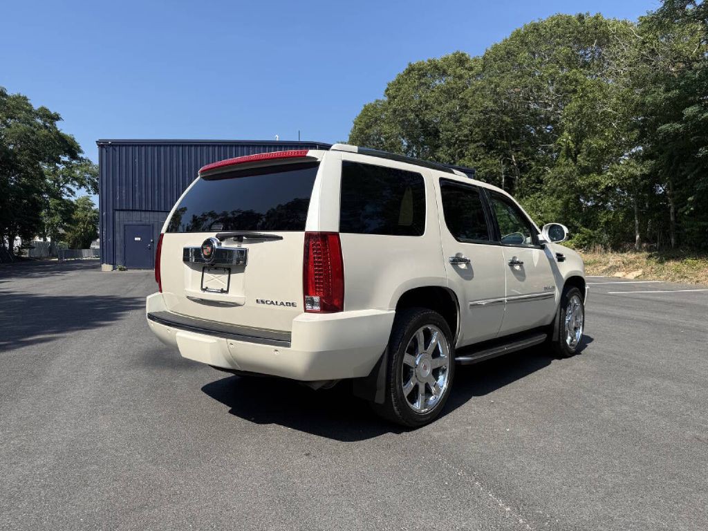 2013 Cadillac Escalade Image 6