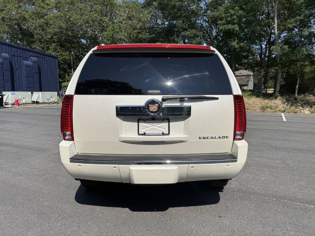 2013 Cadillac Escalade Image 7