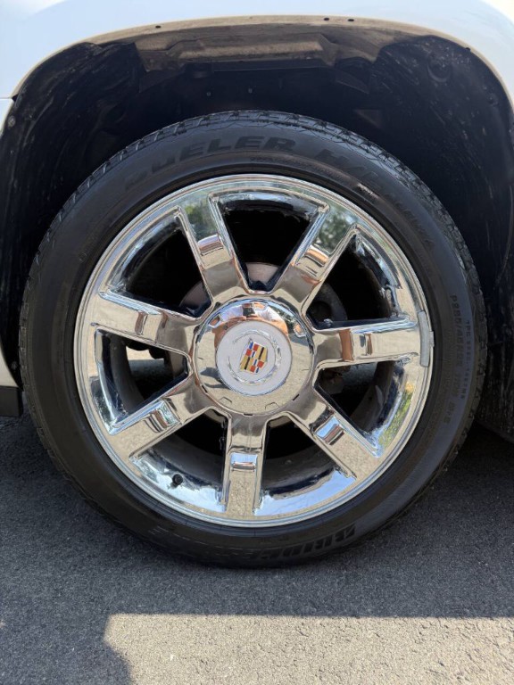 2013 Cadillac Escalade Image 19