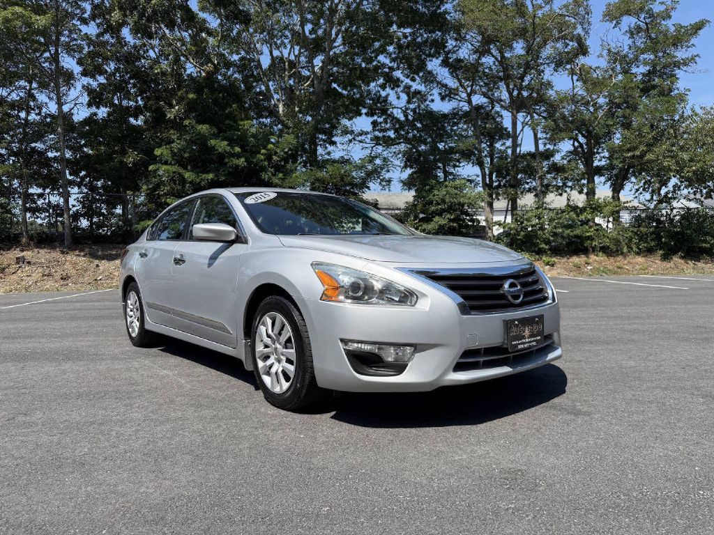 2015 Nissan Altima Image 4