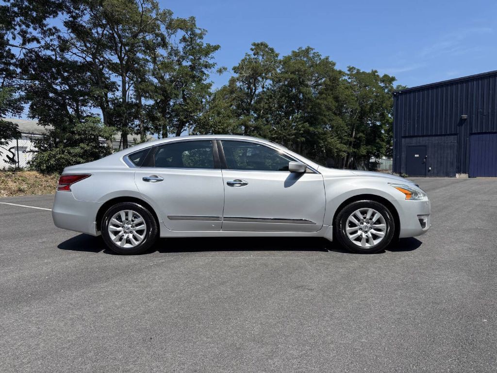 2015 Nissan Altima Image 5