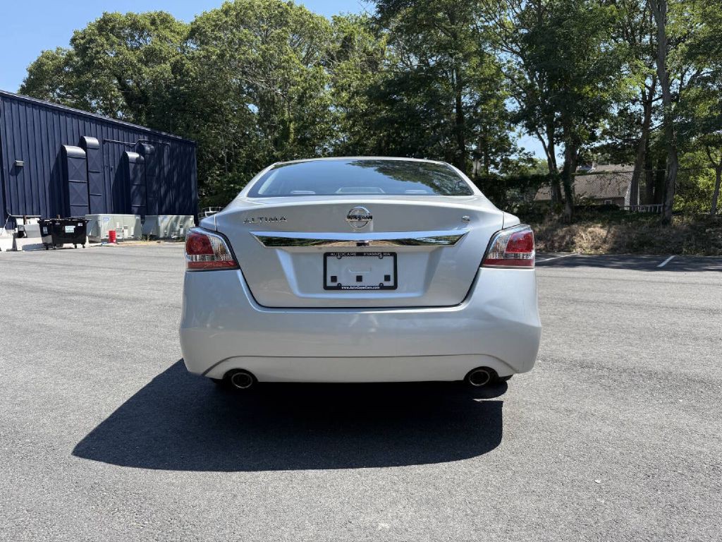 2015 Nissan Altima Image 7