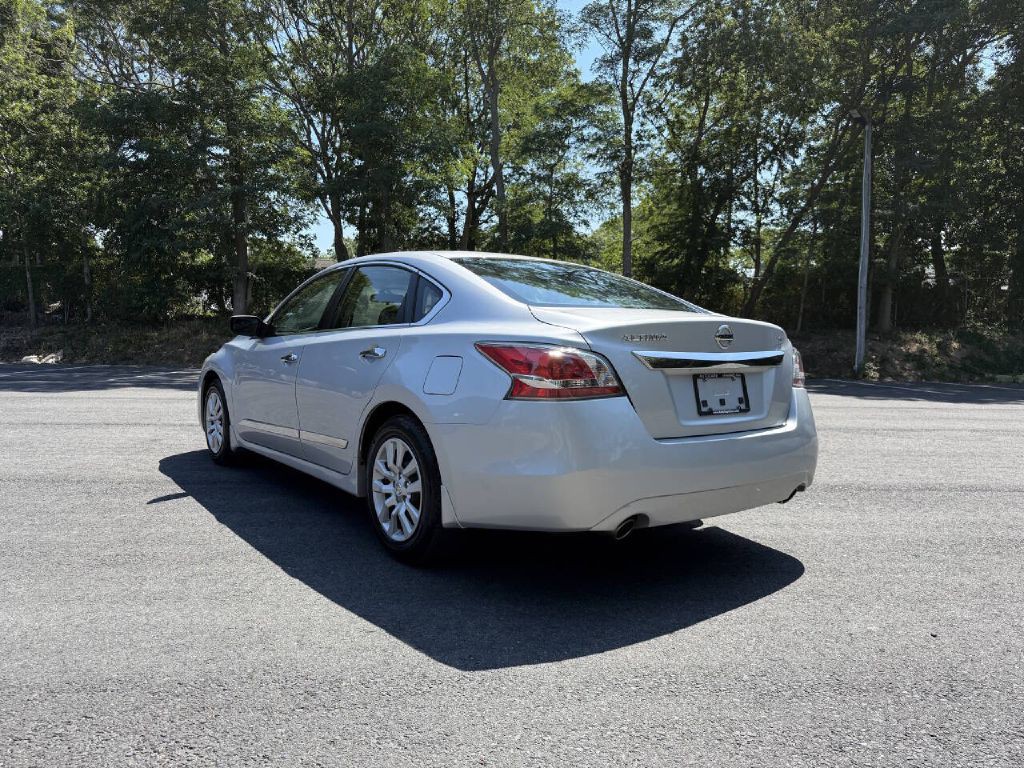 2015 Nissan Altima Image 8
