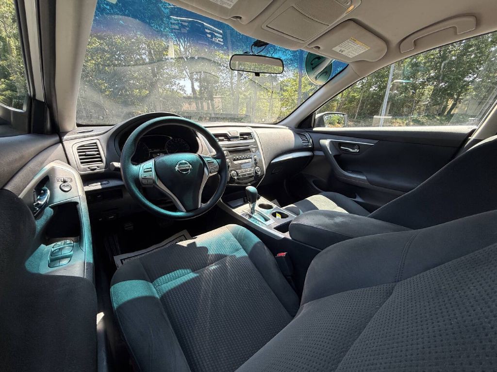 2015 Nissan Altima Image 10