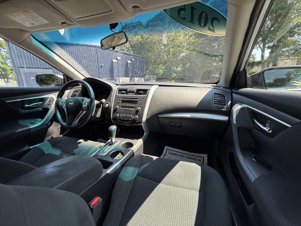 2015 Nissan Altima Image 12